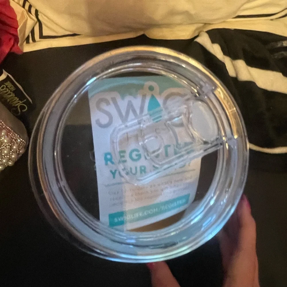 Swig Life Colorful Tumbler - Picture 4 of 4